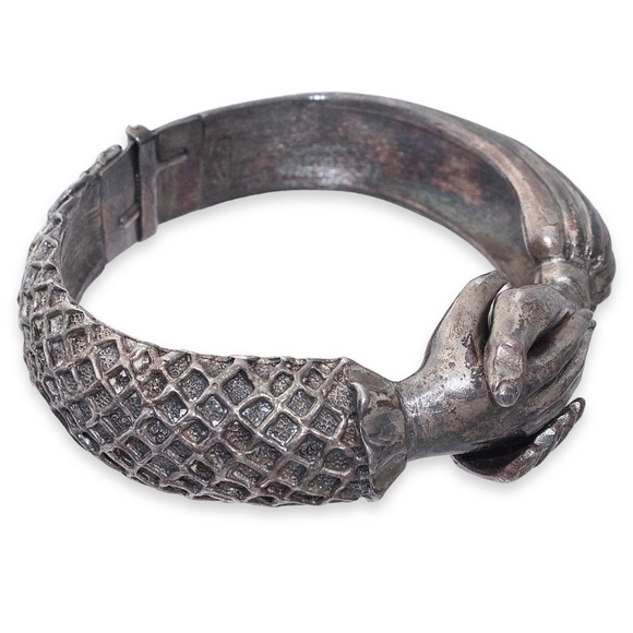 Vintage Diane Love for Trifari Fede Bracelet Silver Plate Clasped Hands 1970s - Picture 2 of 9
